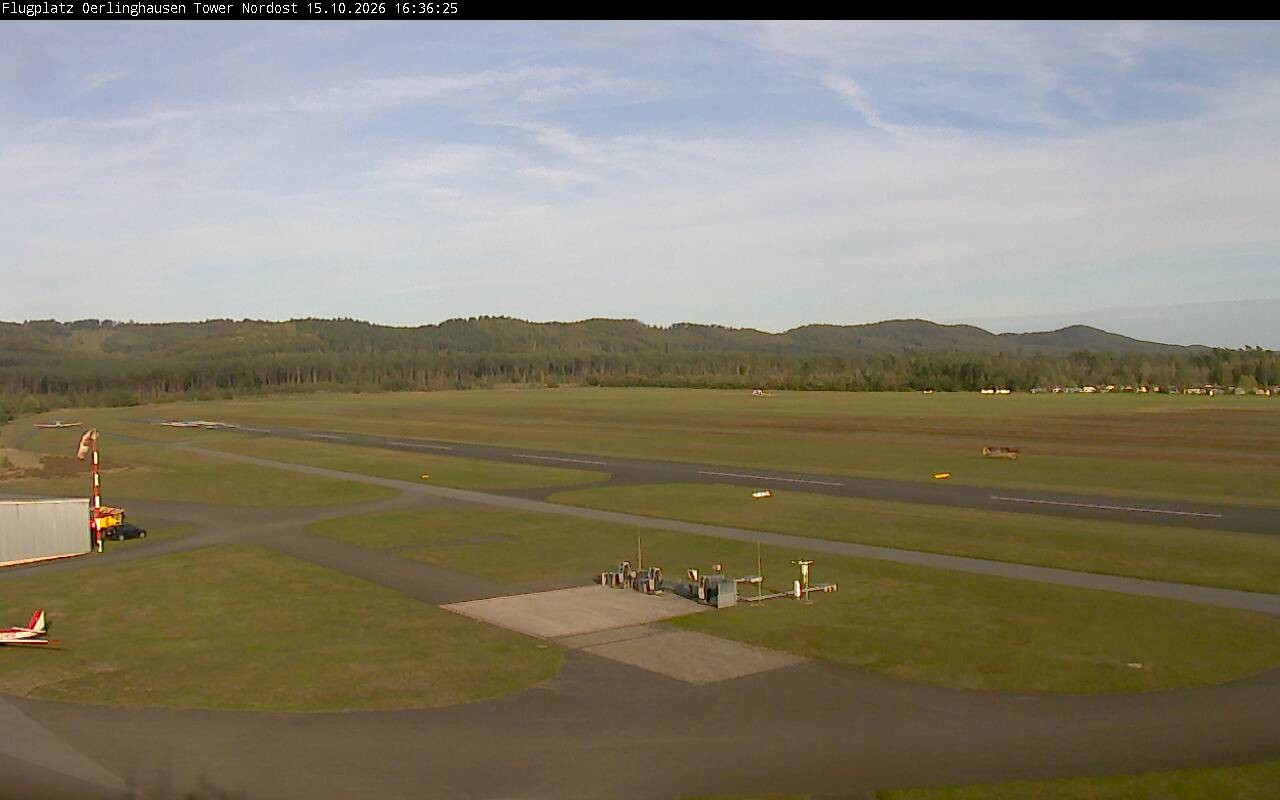 Archiv Foto Webcam Flugplatz Oerlinghausen (Vorfeld Motorflug)