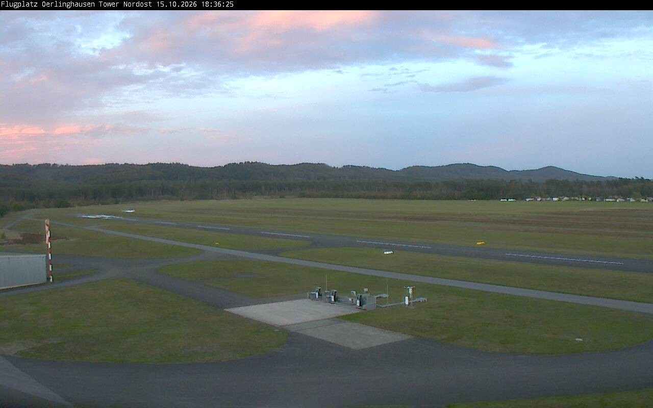 Archiv Foto Webcam Flugplatz Oerlinghausen (Vorfeld Motorflug)