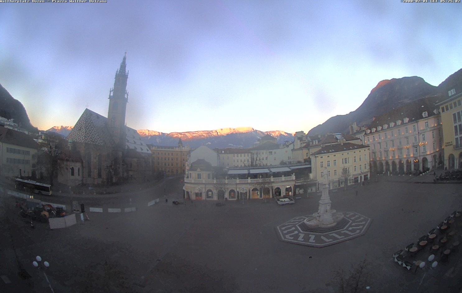 Archiv Foto Webcam Waltherplatz Bozen