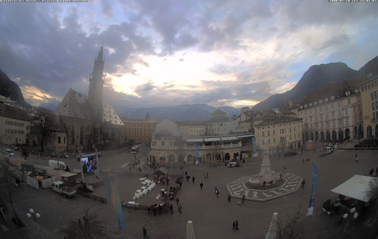 Archiv Foto Webcam Waltherplatz Bozen