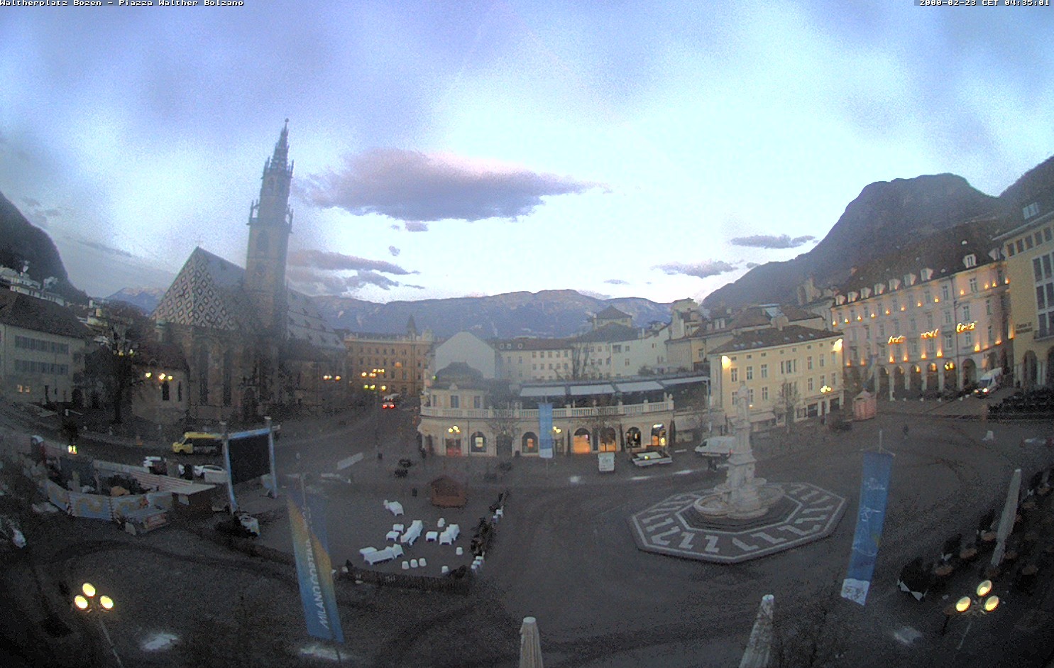 Archiv Foto Webcam Waltherplatz Bozen
