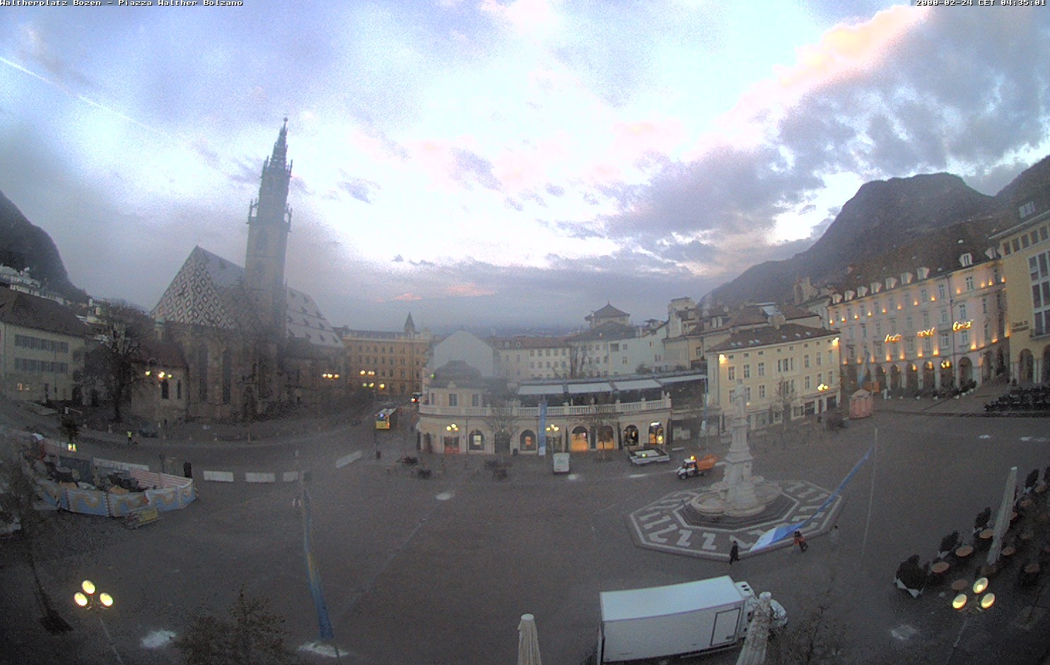 Archiv Foto Webcam Waltherplatz Bozen