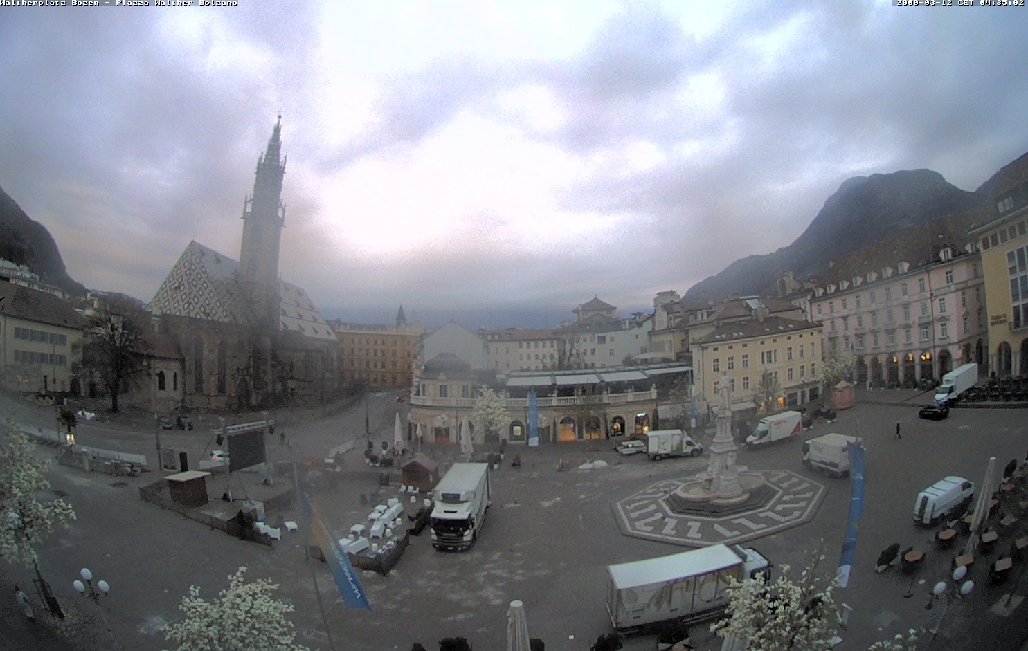 Archiv Foto Webcam Waltherplatz Bozen