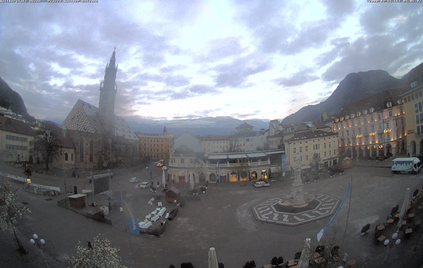 Archiv Foto Webcam Waltherplatz Bozen