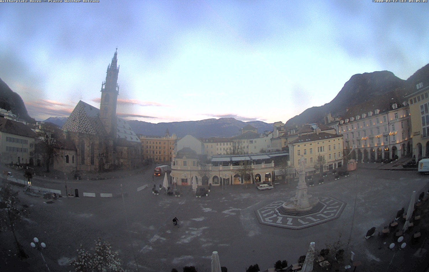 Archived image Bozen: Waltherplatz Webcam