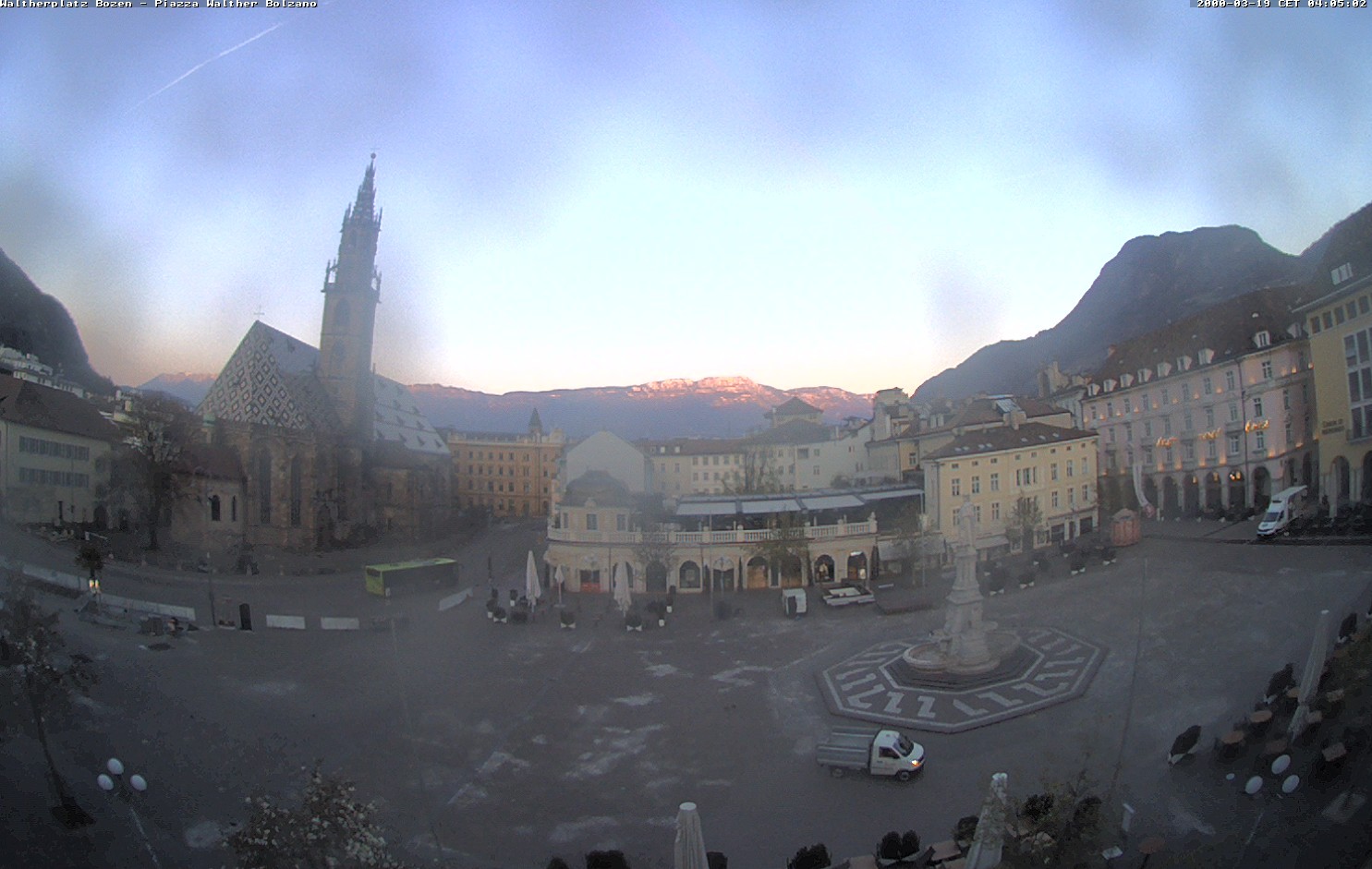 Archiv Foto Webcam Waltherplatz Bozen