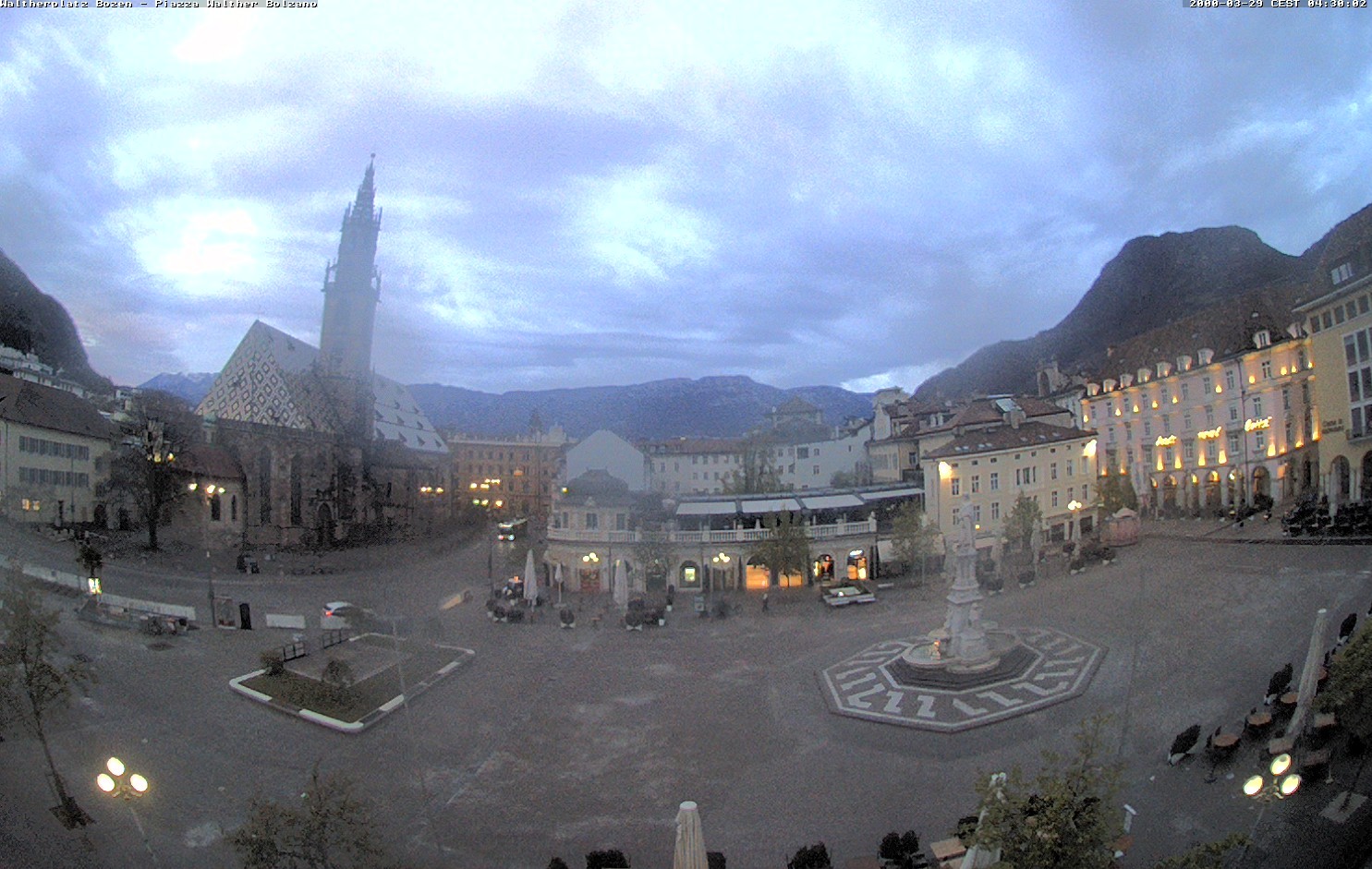 Archiv Foto Webcam Waltherplatz Bozen