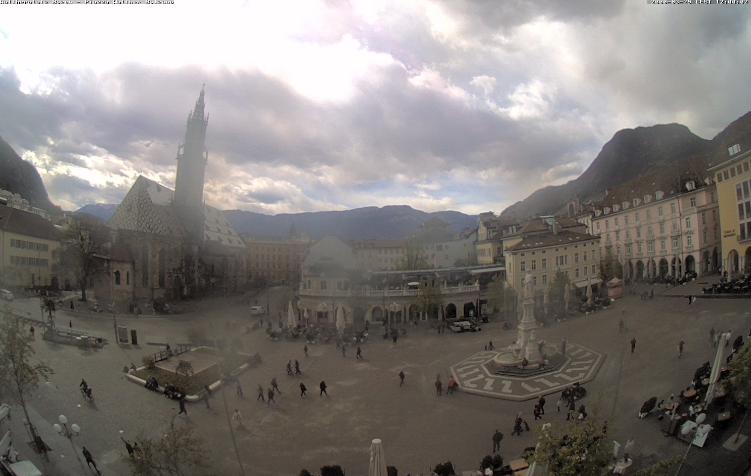 Archiv Foto Webcam Waltherplatz Bozen