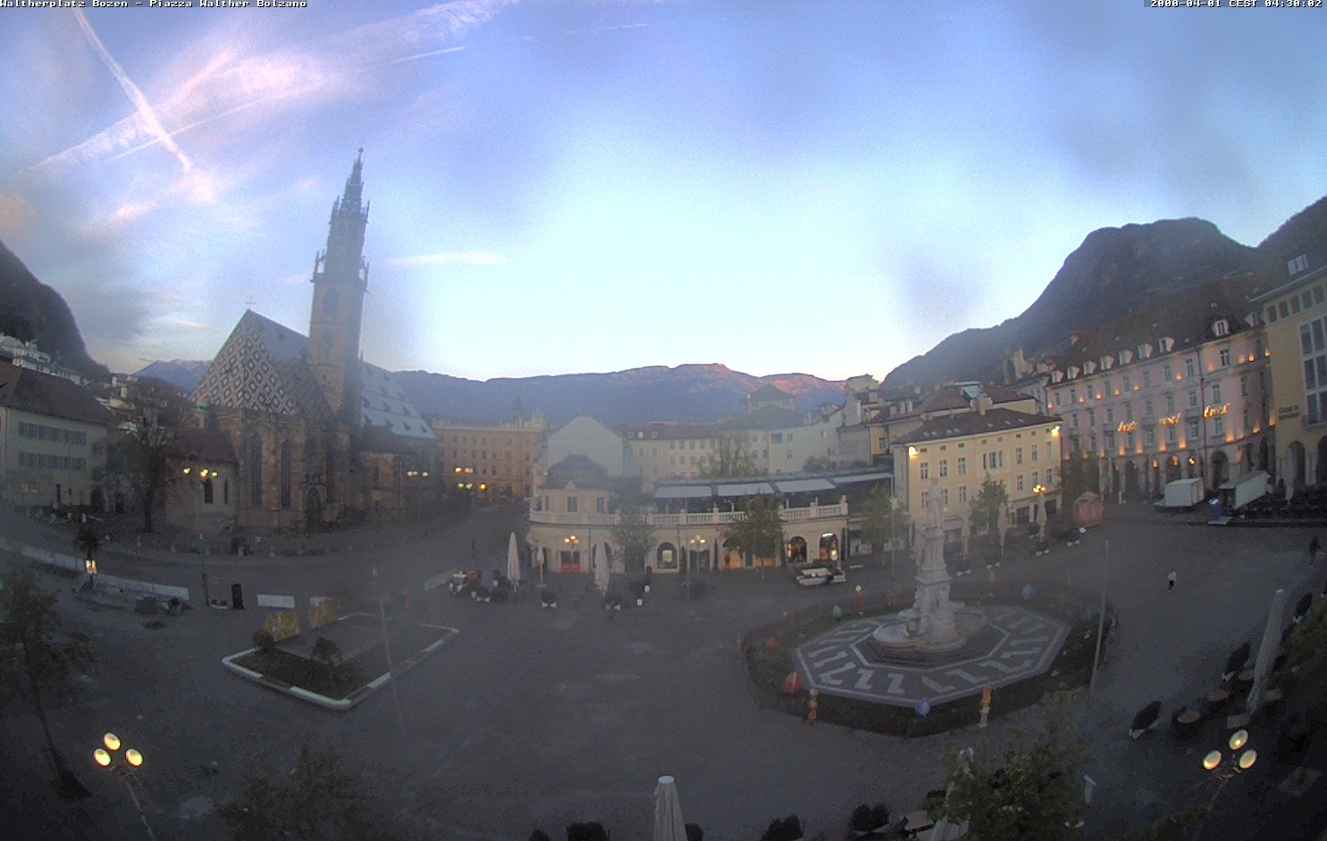 Archiv Foto Webcam Waltherplatz Bozen