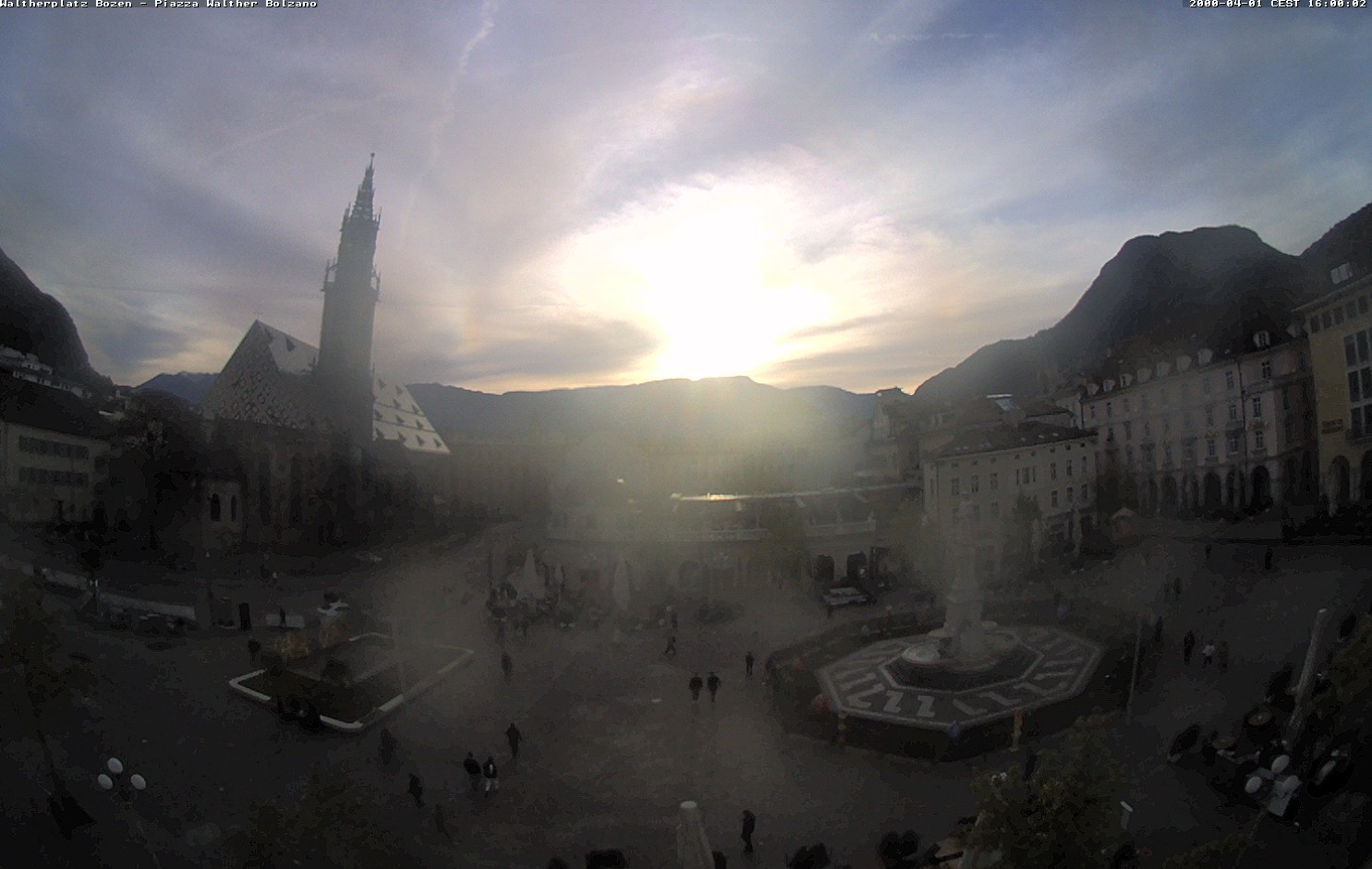 Archiv Foto Webcam Waltherplatz Bozen