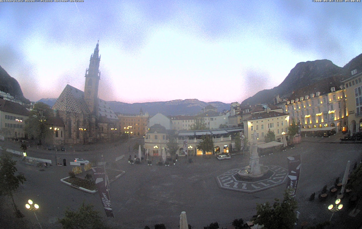 Archiv Foto Webcam Waltherplatz Bozen