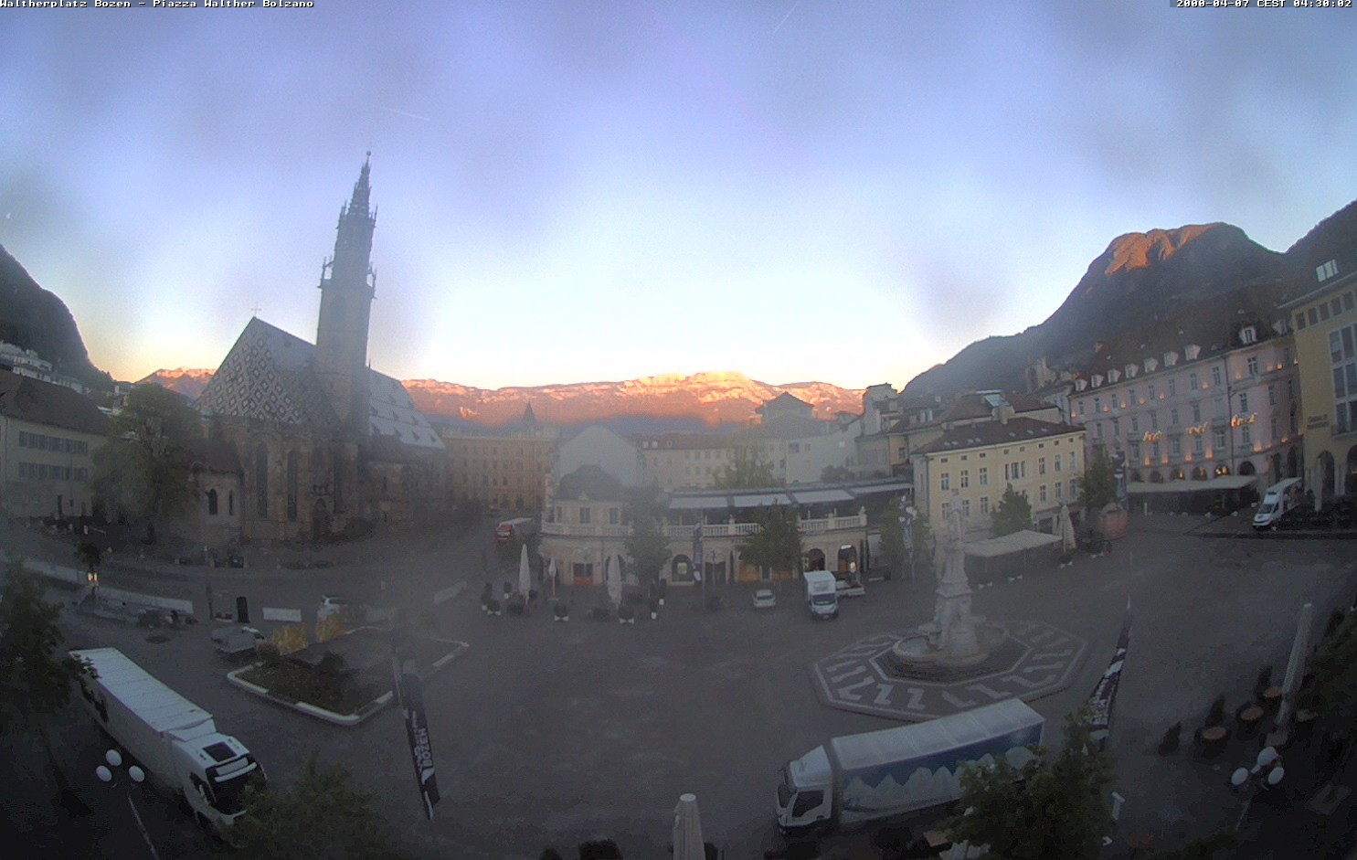 Archiv Foto Webcam Waltherplatz Bozen