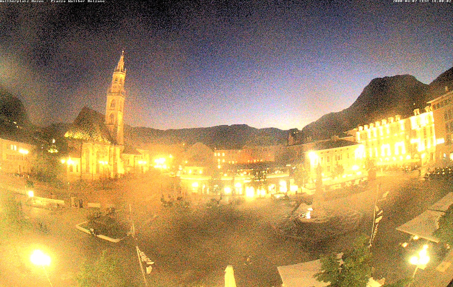 Archiv Foto Webcam Waltherplatz Bozen
