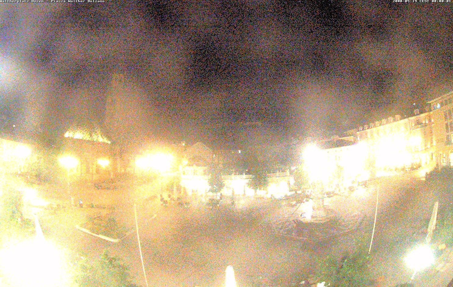 Archiv Foto Webcam Waltherplatz Bozen