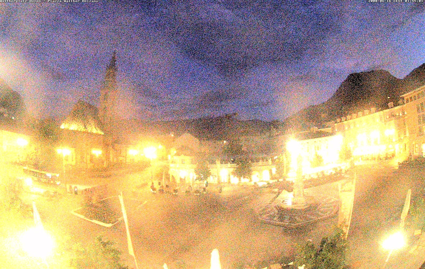 Archived image Bozen: Waltherplatz Webcam