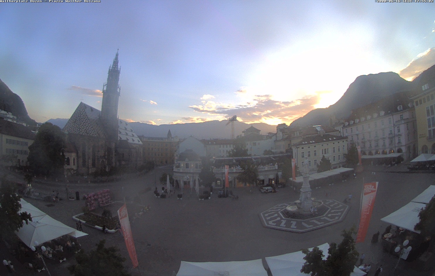 Archiv Foto Webcam Waltherplatz Bozen