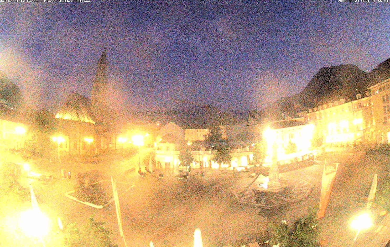 Archiv Foto Webcam Waltherplatz Bozen