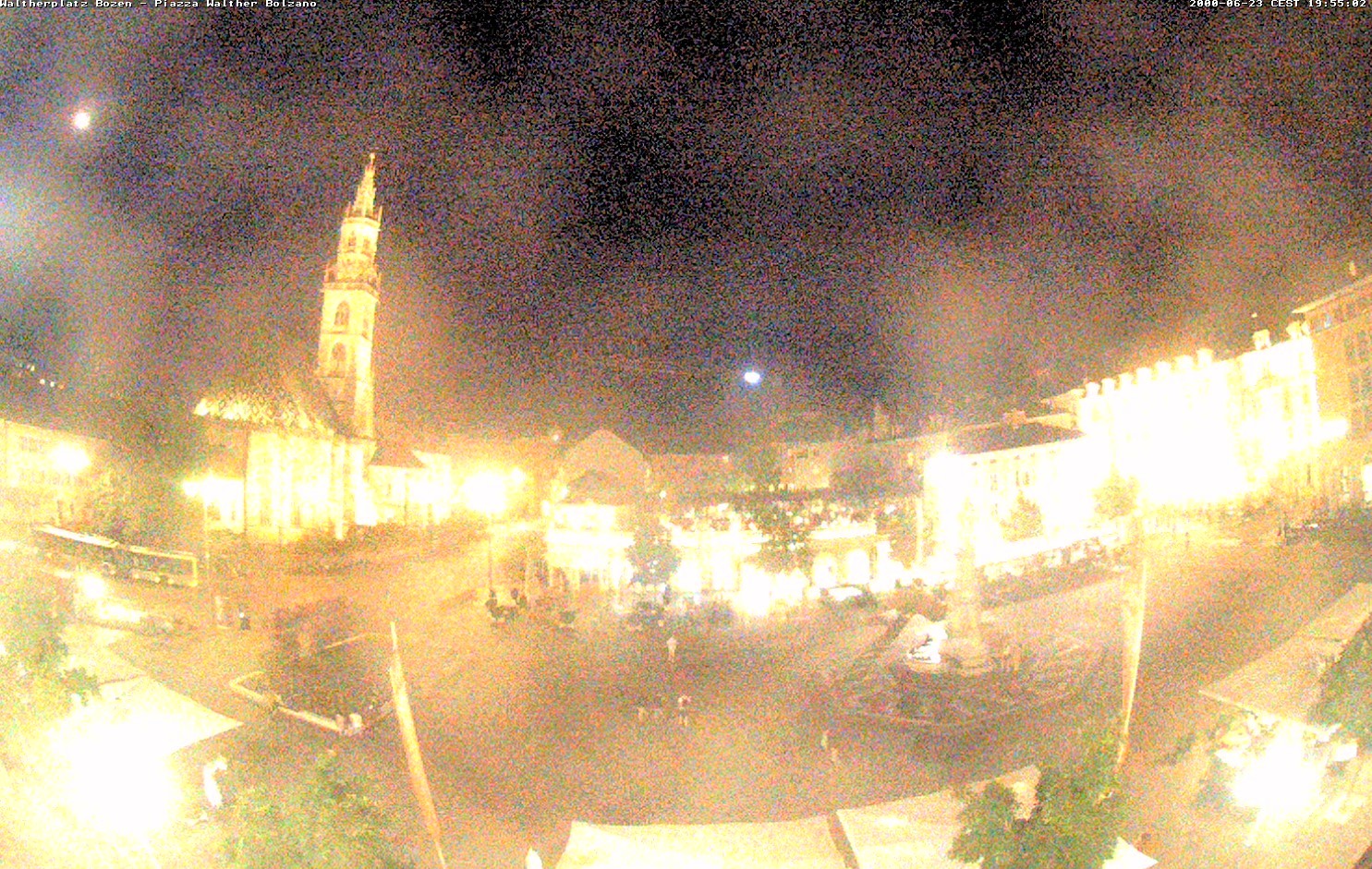 Archiv Foto Webcam Waltherplatz Bozen