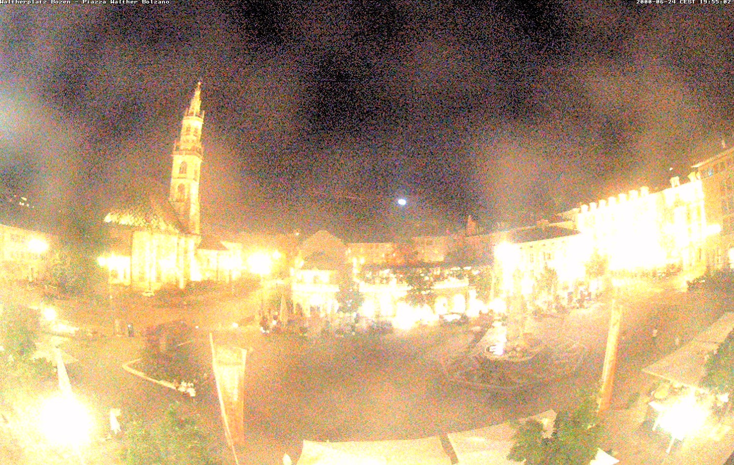 Archiv Foto Webcam Waltherplatz Bozen
