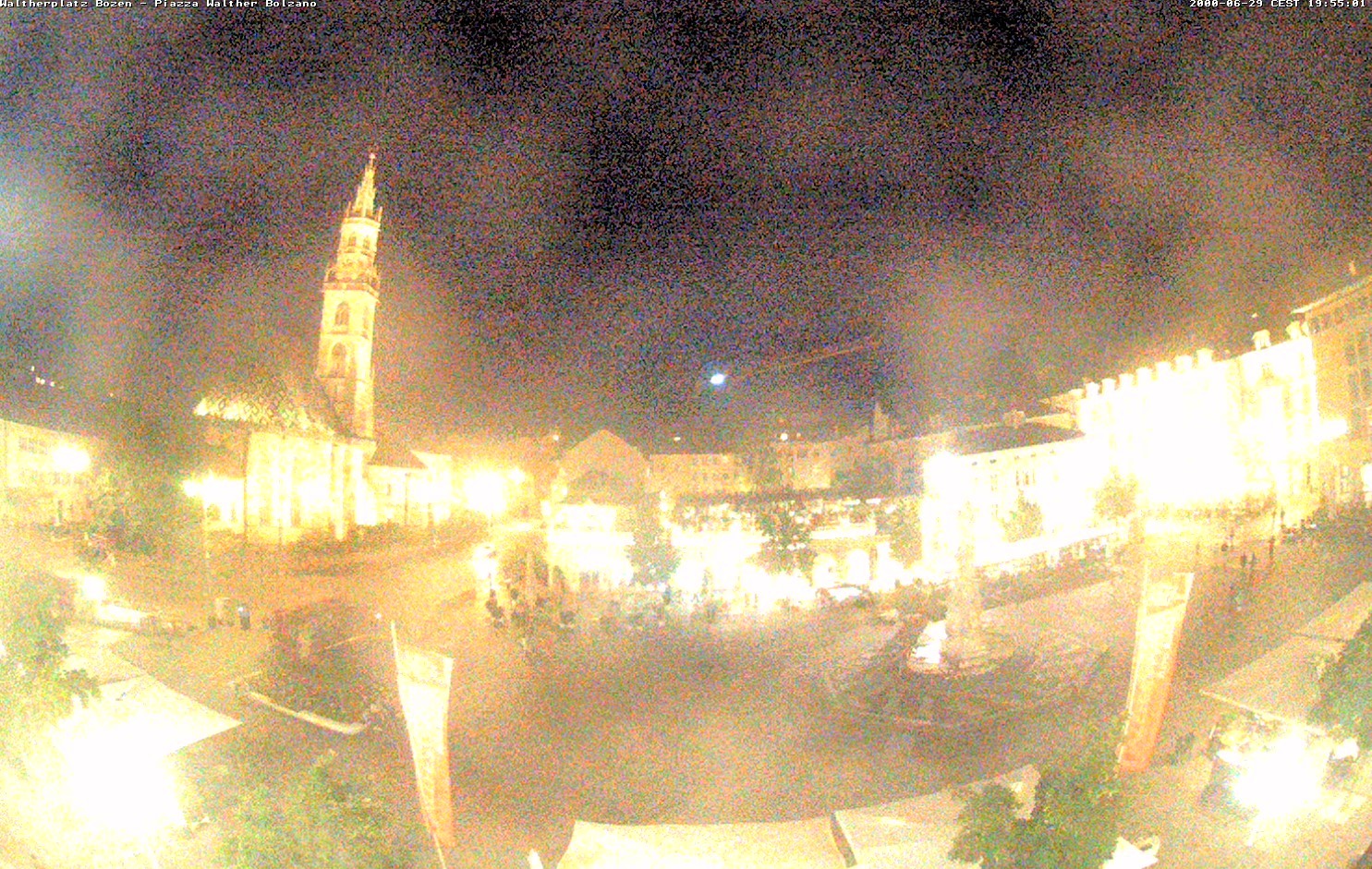 Archiv Foto Webcam Waltherplatz Bozen