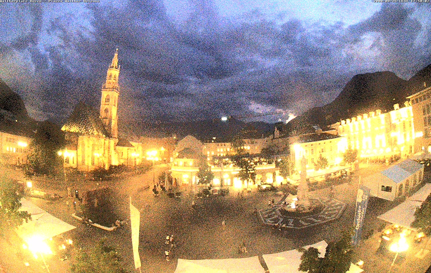 Archived image Bozen: Waltherplatz Webcam