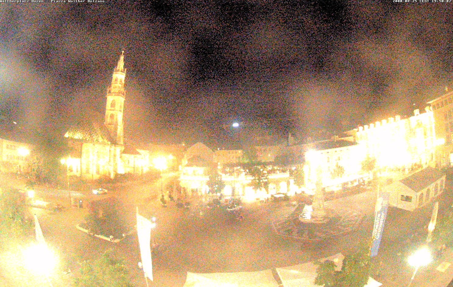 Archived image Bozen: Waltherplatz Webcam