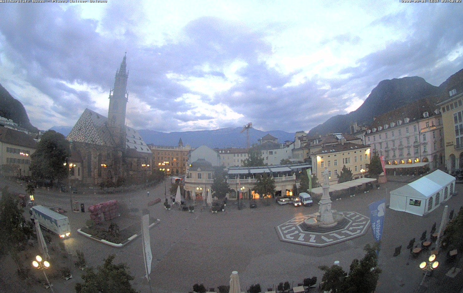 Archiv Foto Webcam Waltherplatz Bozen
