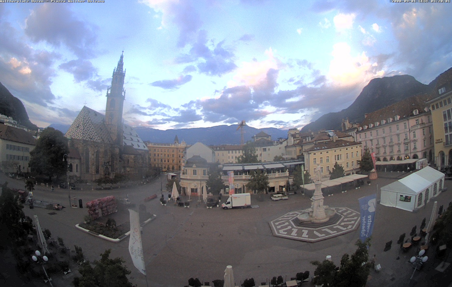 Archiv Foto Webcam Waltherplatz Bozen