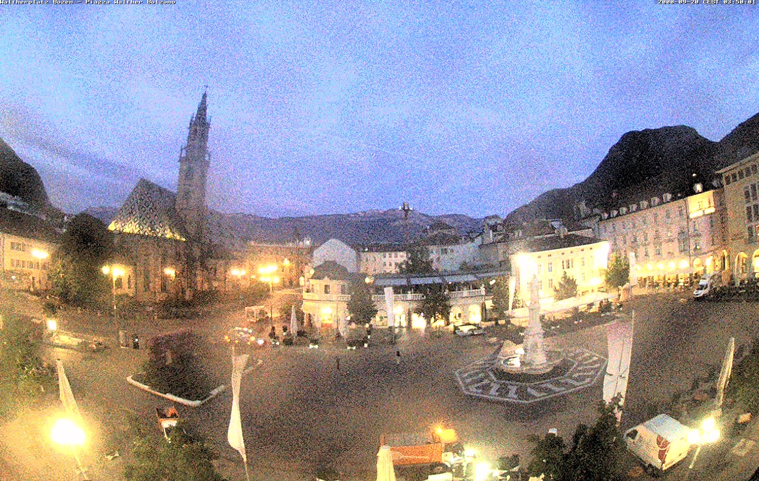 Archiv Foto Webcam Waltherplatz Bozen