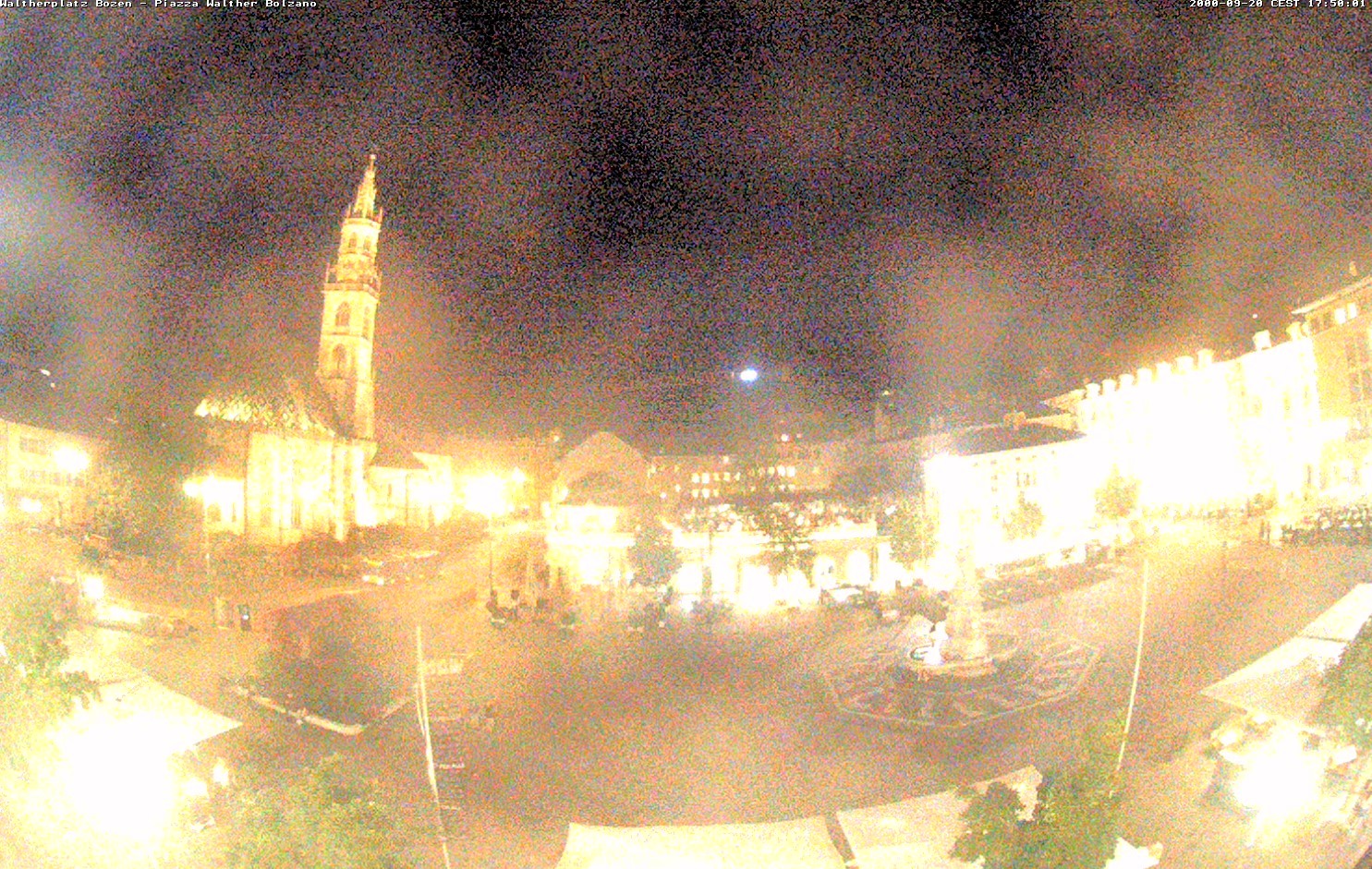 Archiv Foto Webcam Waltherplatz Bozen