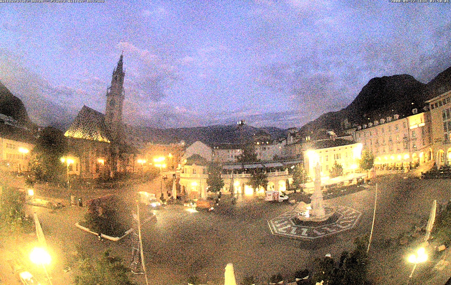 Archiv Foto Webcam Waltherplatz Bozen