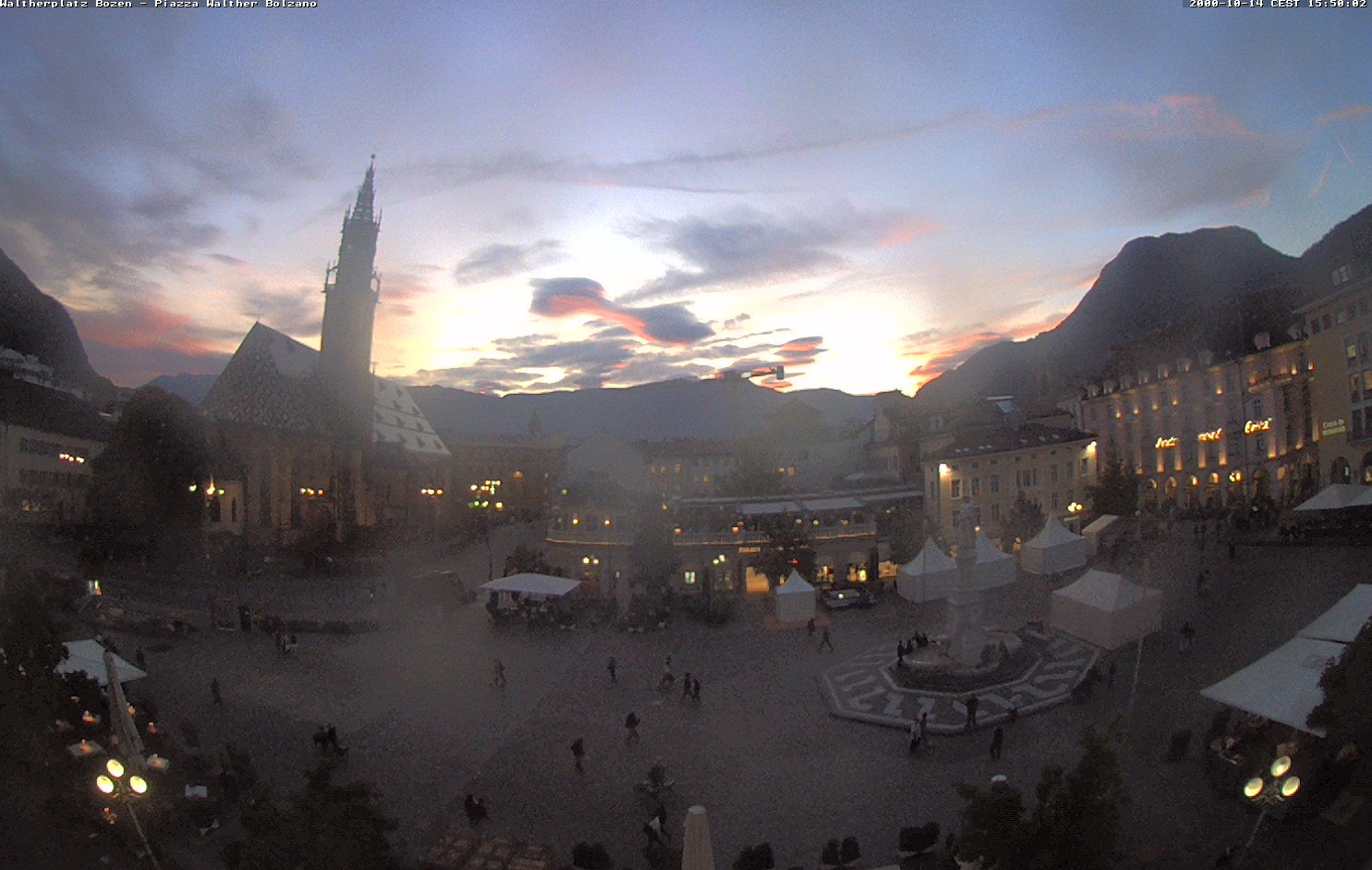Archiv Foto Webcam Waltherplatz Bozen