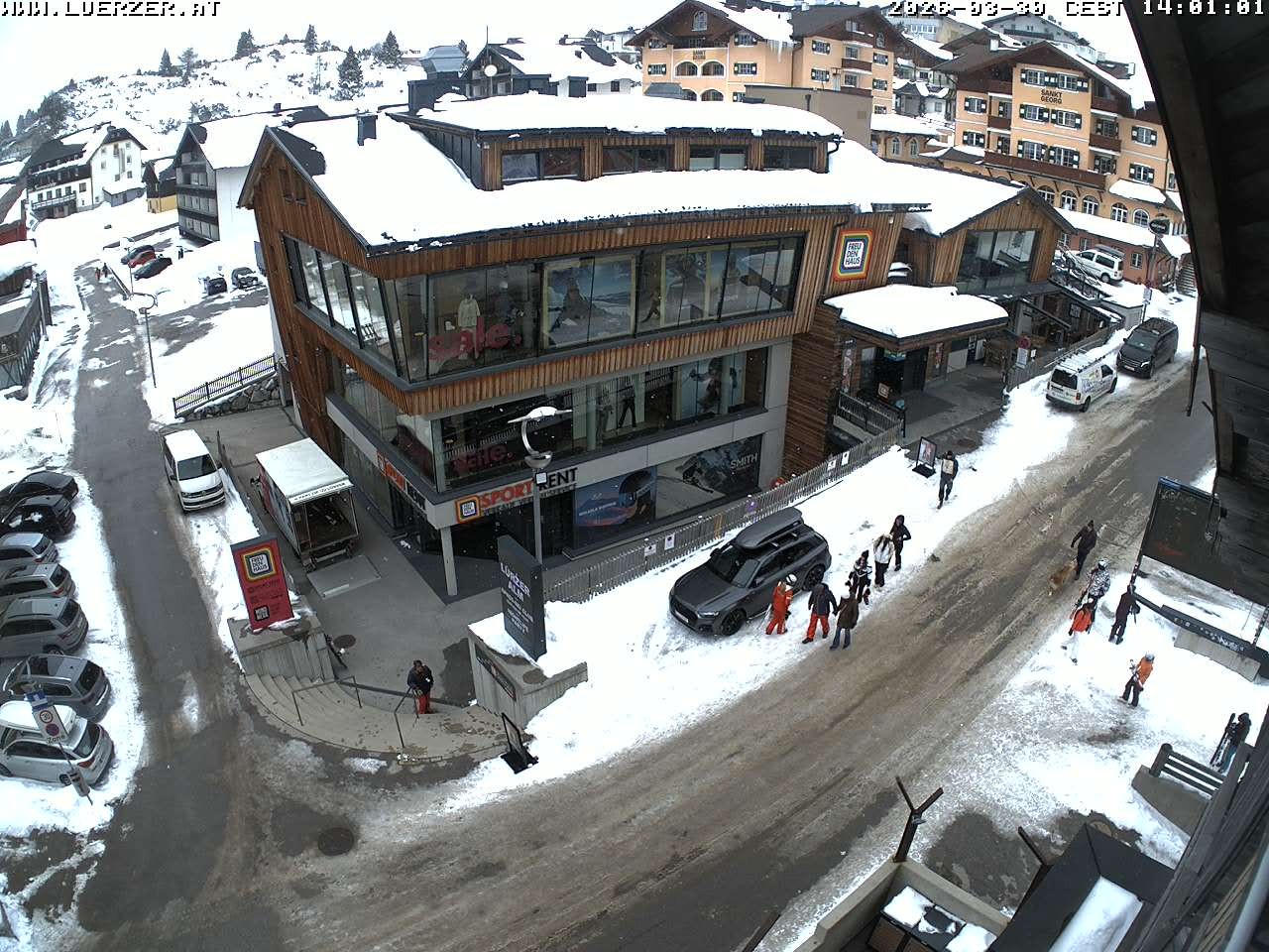 Archived image Webcam Outlet Freudenhaus in Obertauern