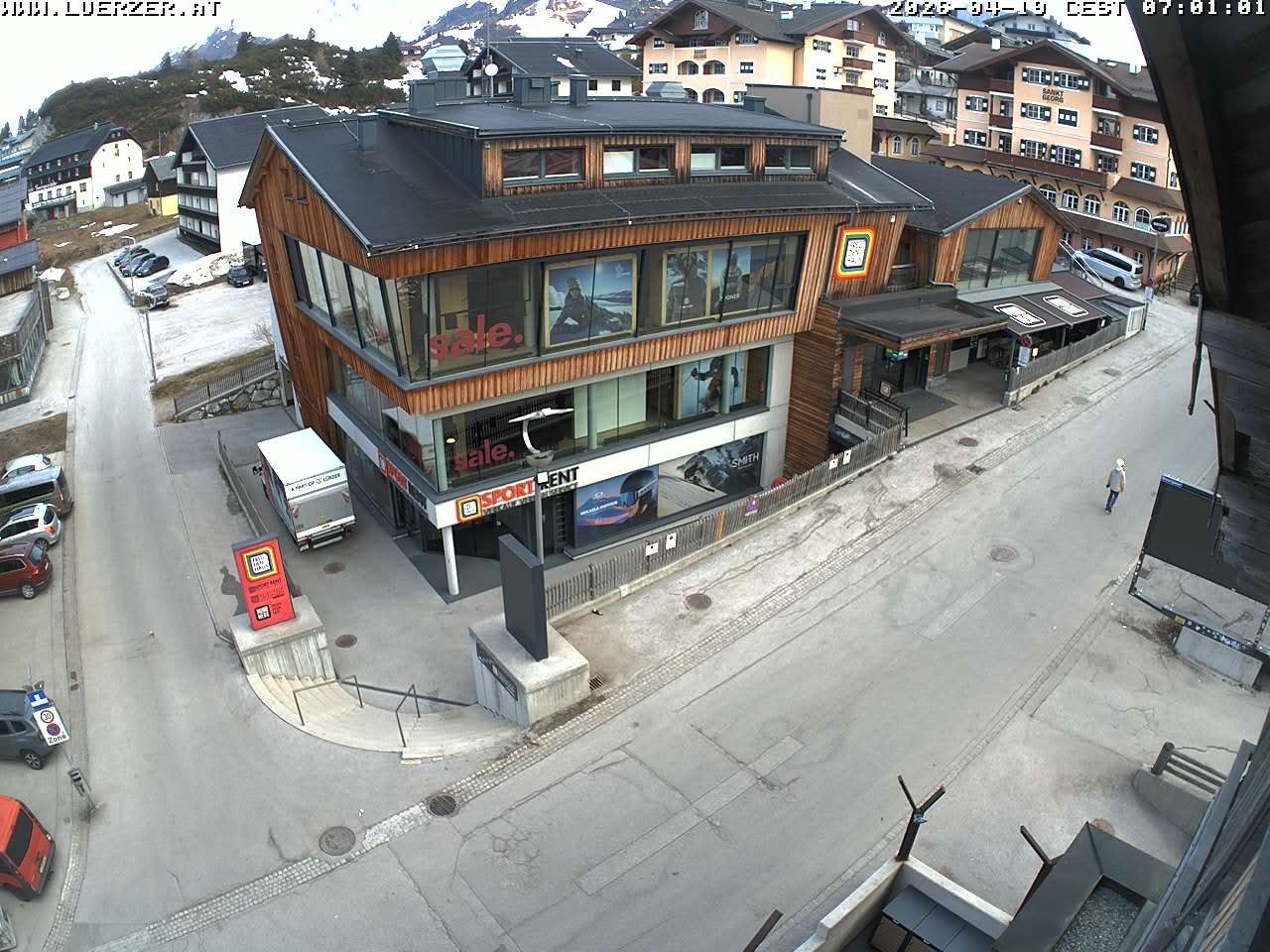Archived image Webcam Outlet Freudenhaus in Obertauern