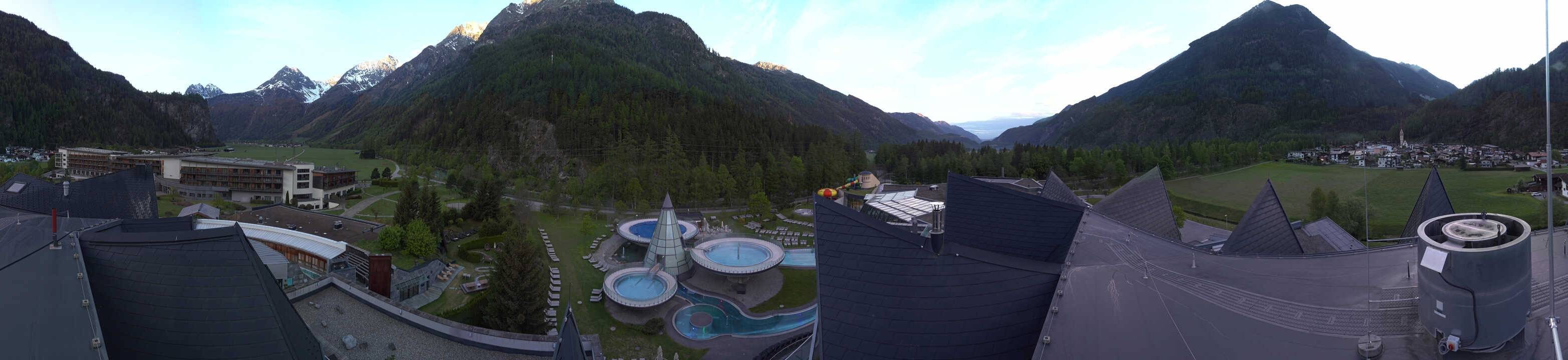 Archived image Webcam Längenfeld: View Aqua Dome