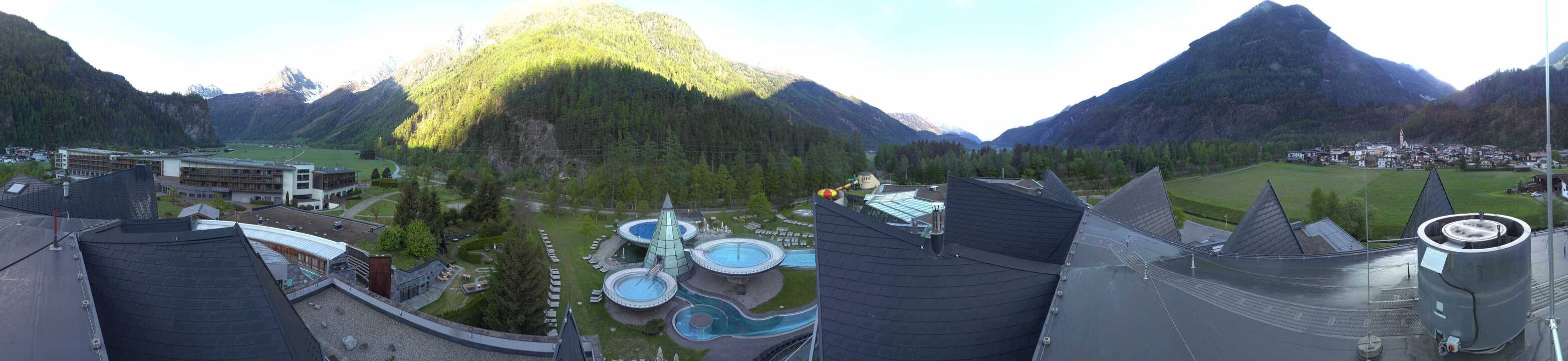 Archived image Webcam Längenfeld: View Aqua Dome