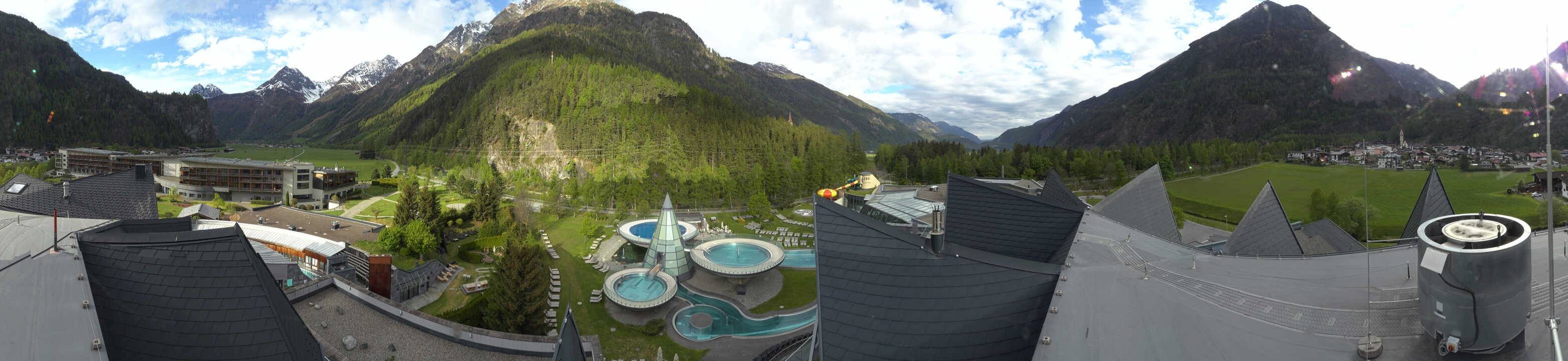 Archived image Webcam Längenfeld: View Aqua Dome