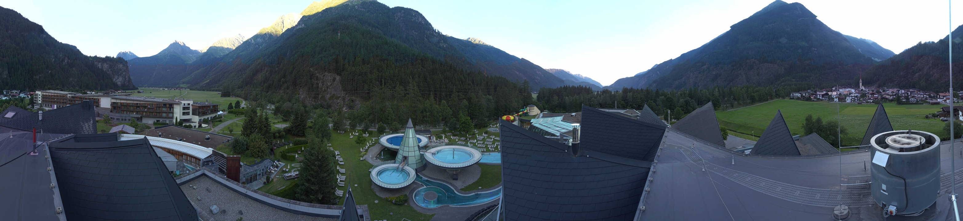 Archived image Webcam Längenfeld: View Aqua Dome