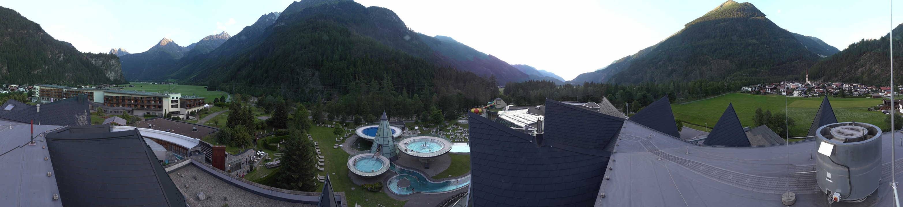 Archived image Webcam Längenfeld: View Aqua Dome