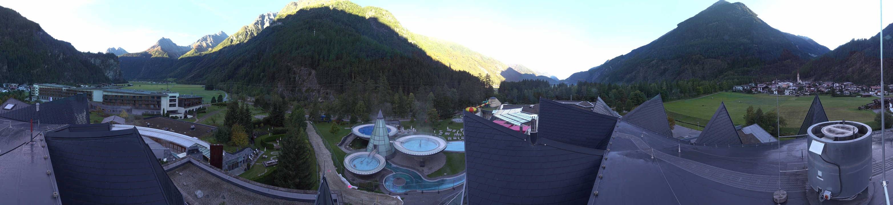 Archived image Webcam Längenfeld: View Aqua Dome