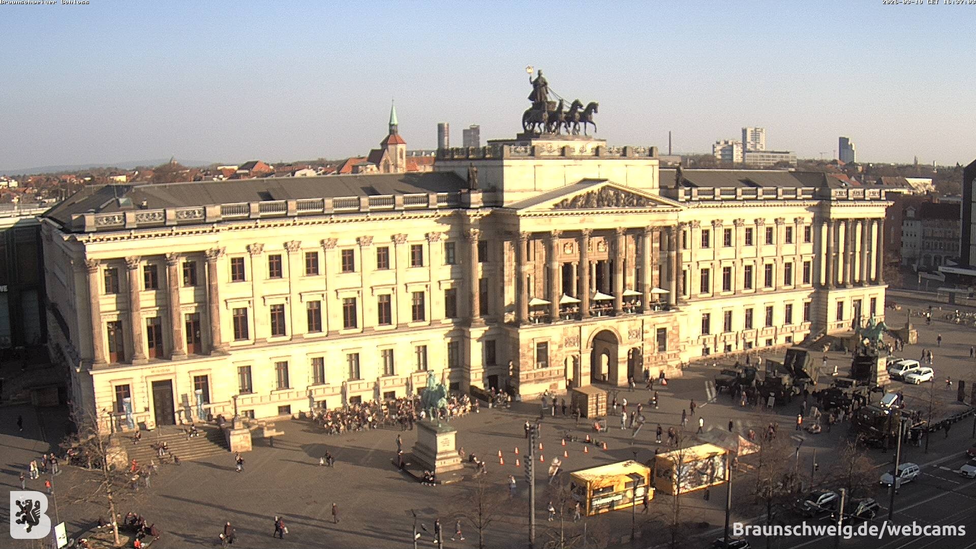 Archived image Webcam Palace of Braunschweig