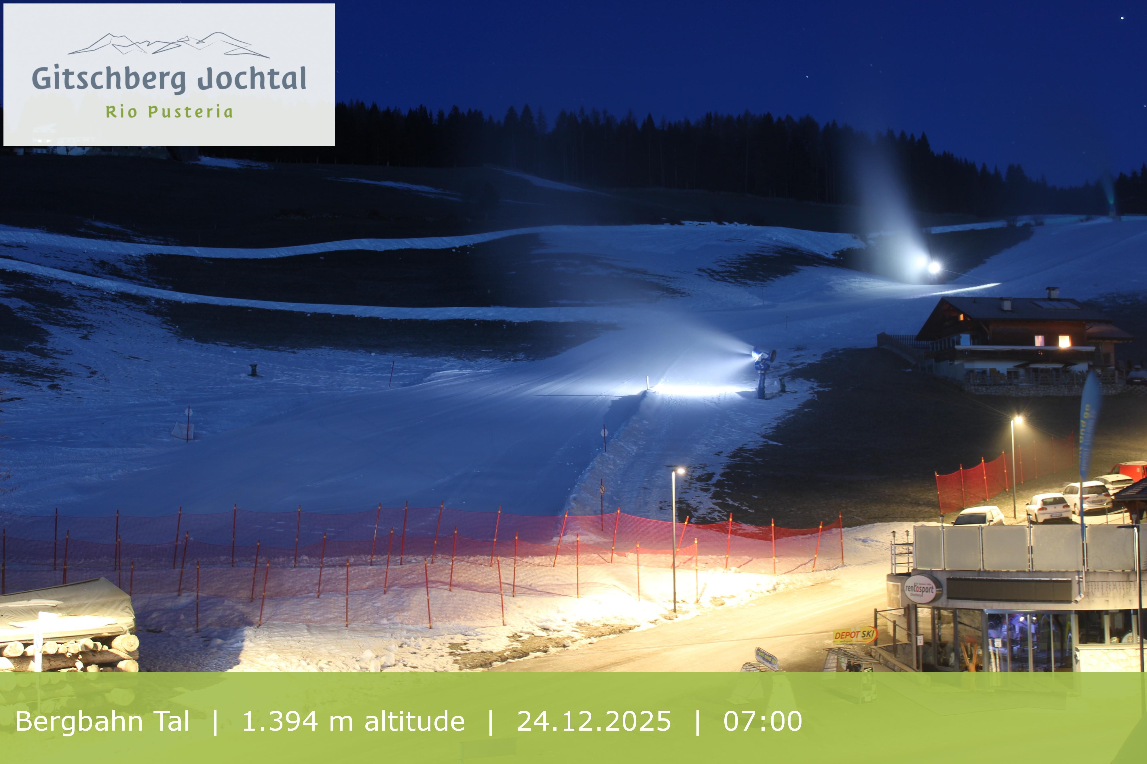 Archiv Foto Webcam Sicht auf die Talstation Meransen in Südtirol