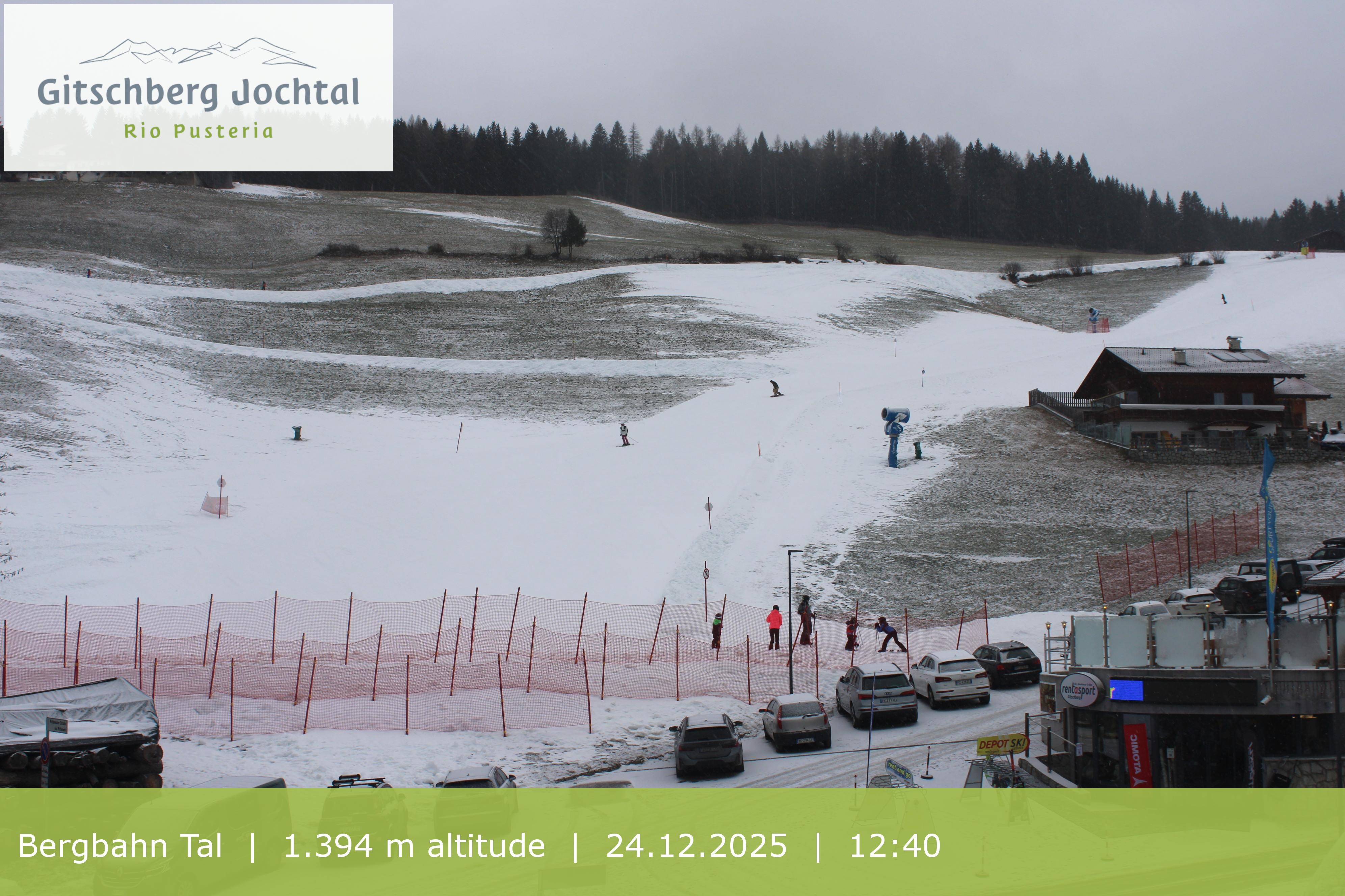 Archiv Foto Webcam Sicht auf die Talstation Meransen in Südtirol