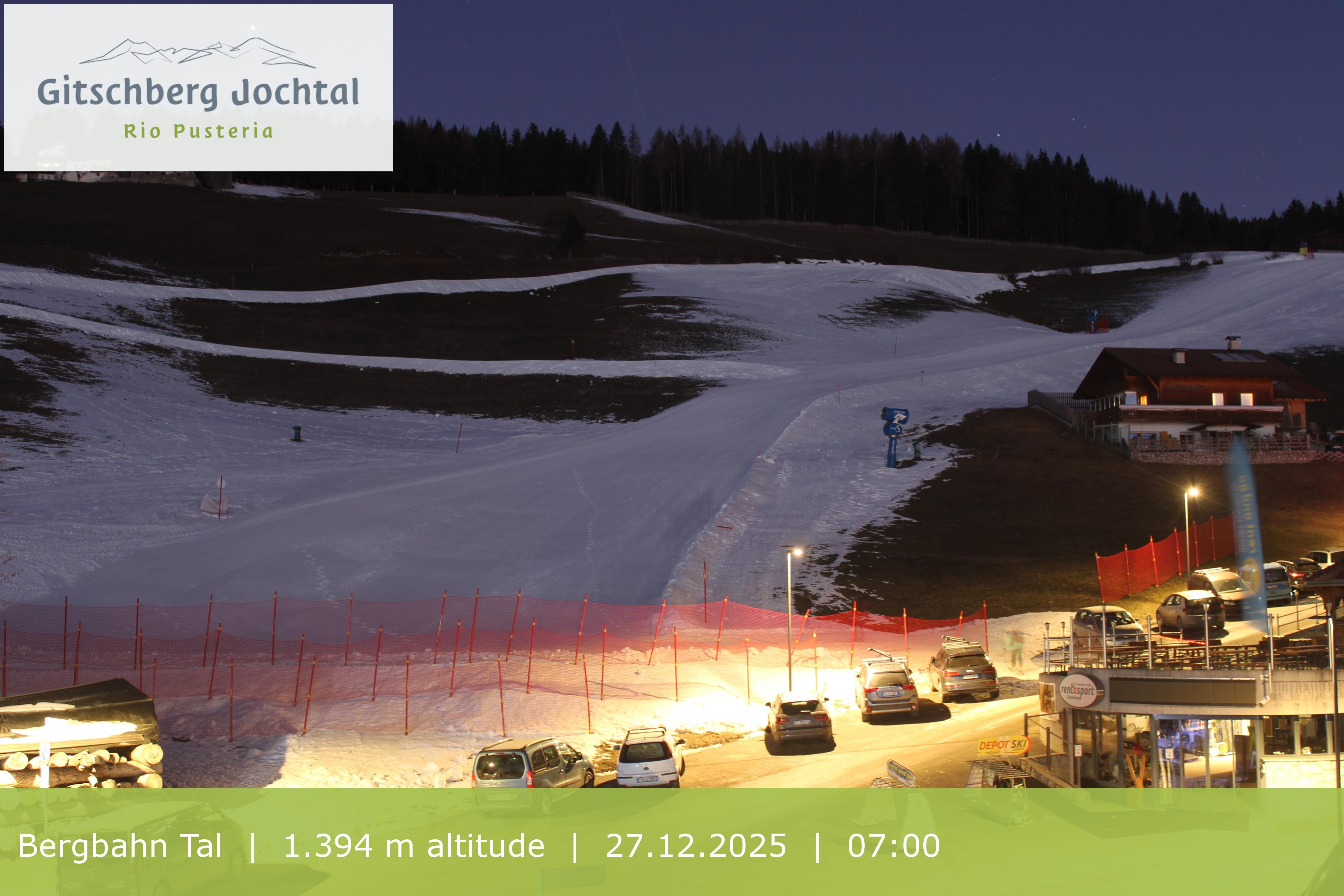 Archiv Foto Webcam Sicht auf die Talstation Meransen in Südtirol