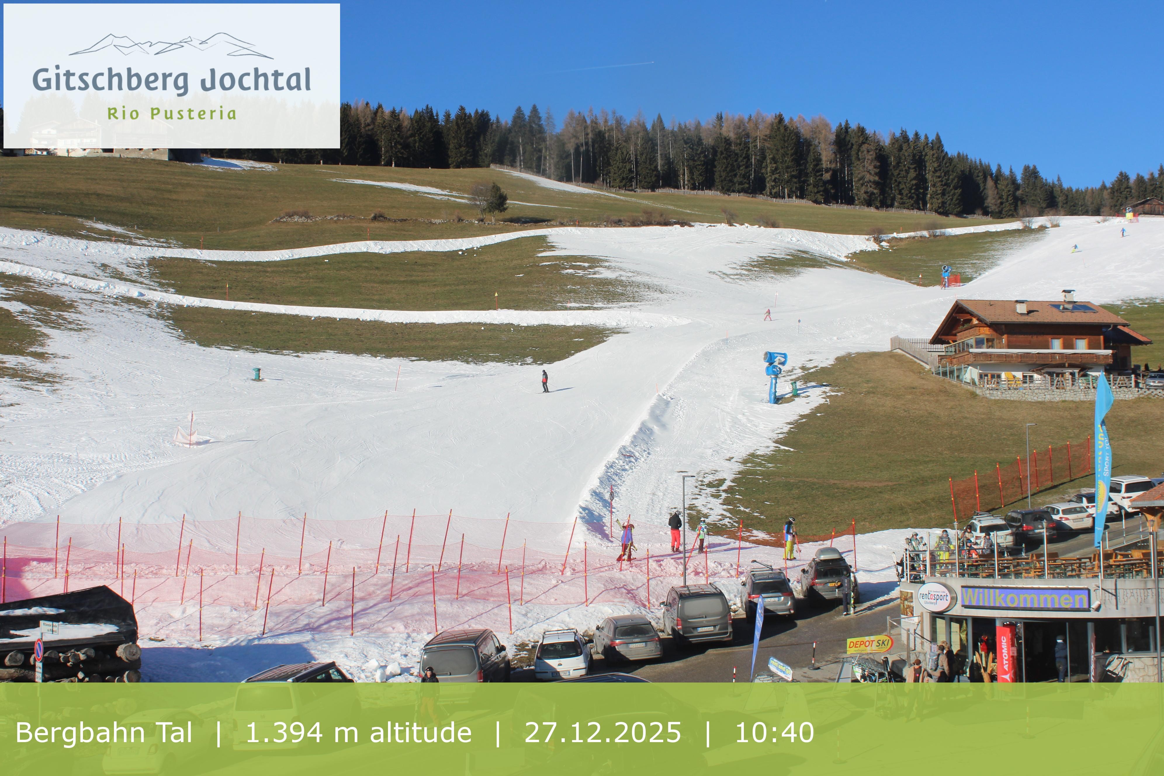Archiv Foto Webcam Sicht auf die Talstation Meransen in Südtirol