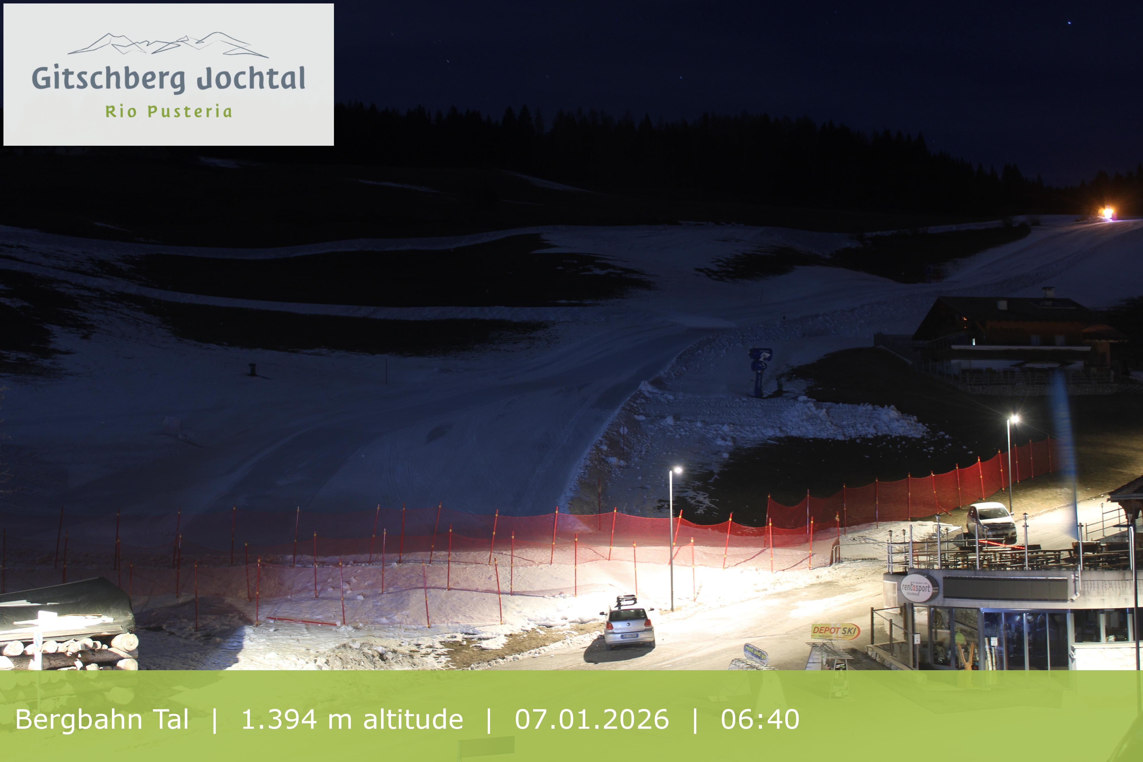 Archiv Foto Webcam Sicht auf die Talstation Meransen in Südtirol