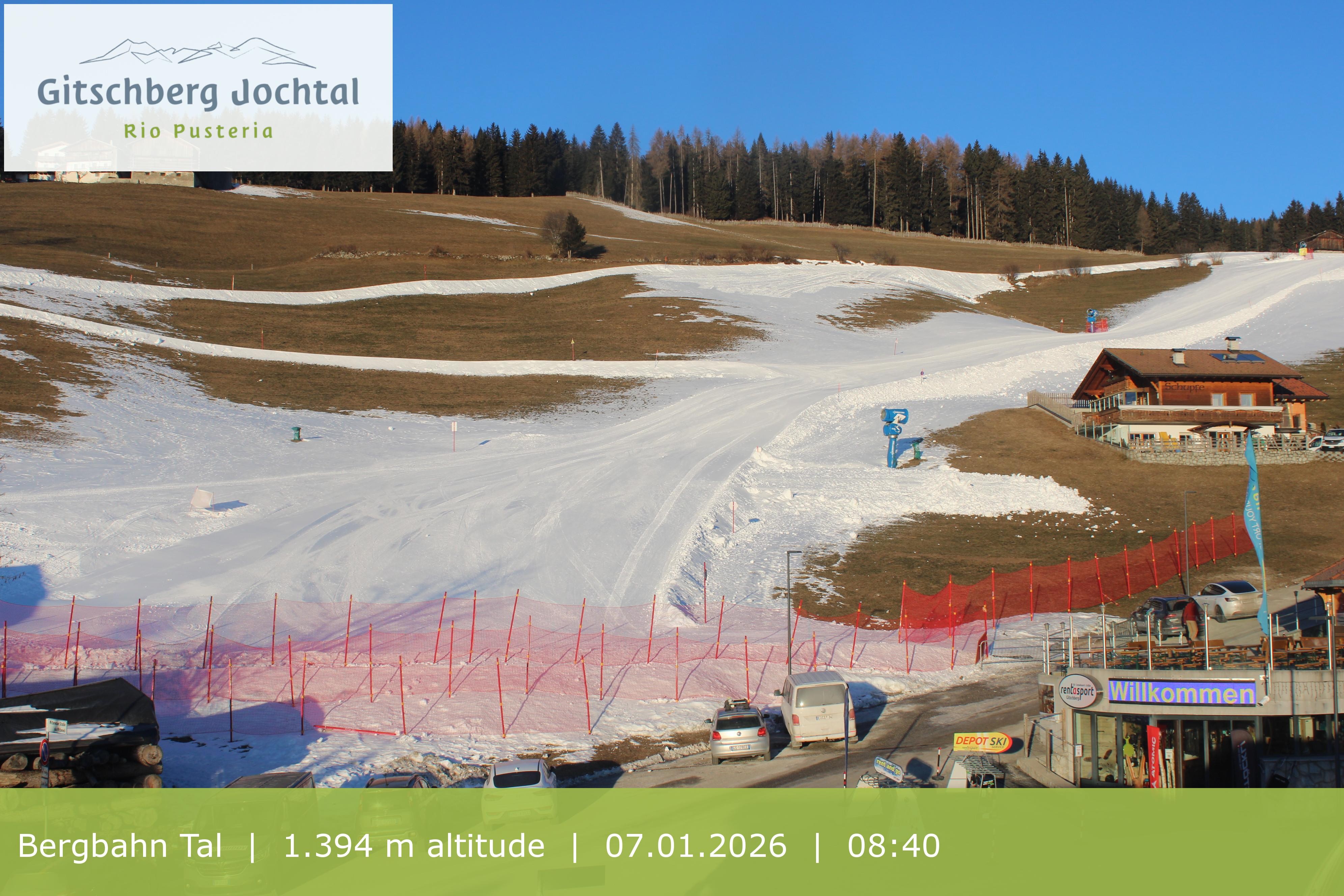 Archiv Foto Webcam Sicht auf die Talstation Meransen in Südtirol