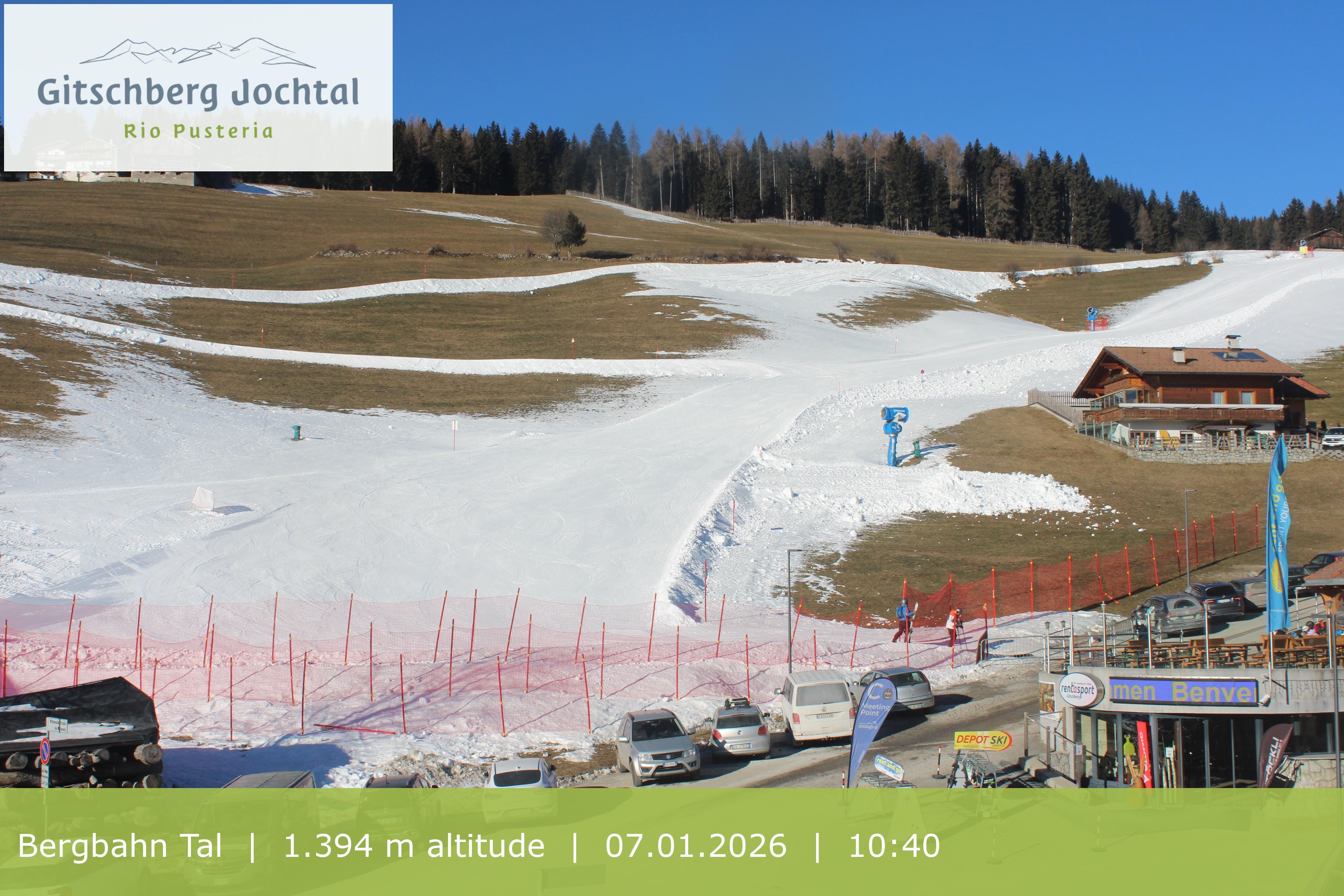 Archiv Foto Webcam Sicht auf die Talstation Meransen in Südtirol