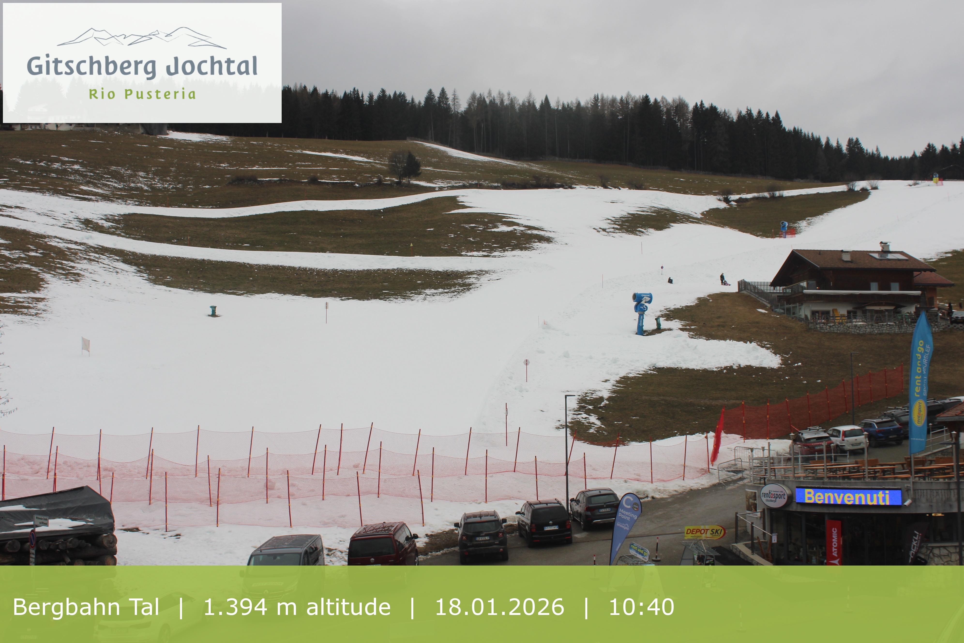 Archiv Foto Webcam Sicht auf die Talstation Meransen in Südtirol