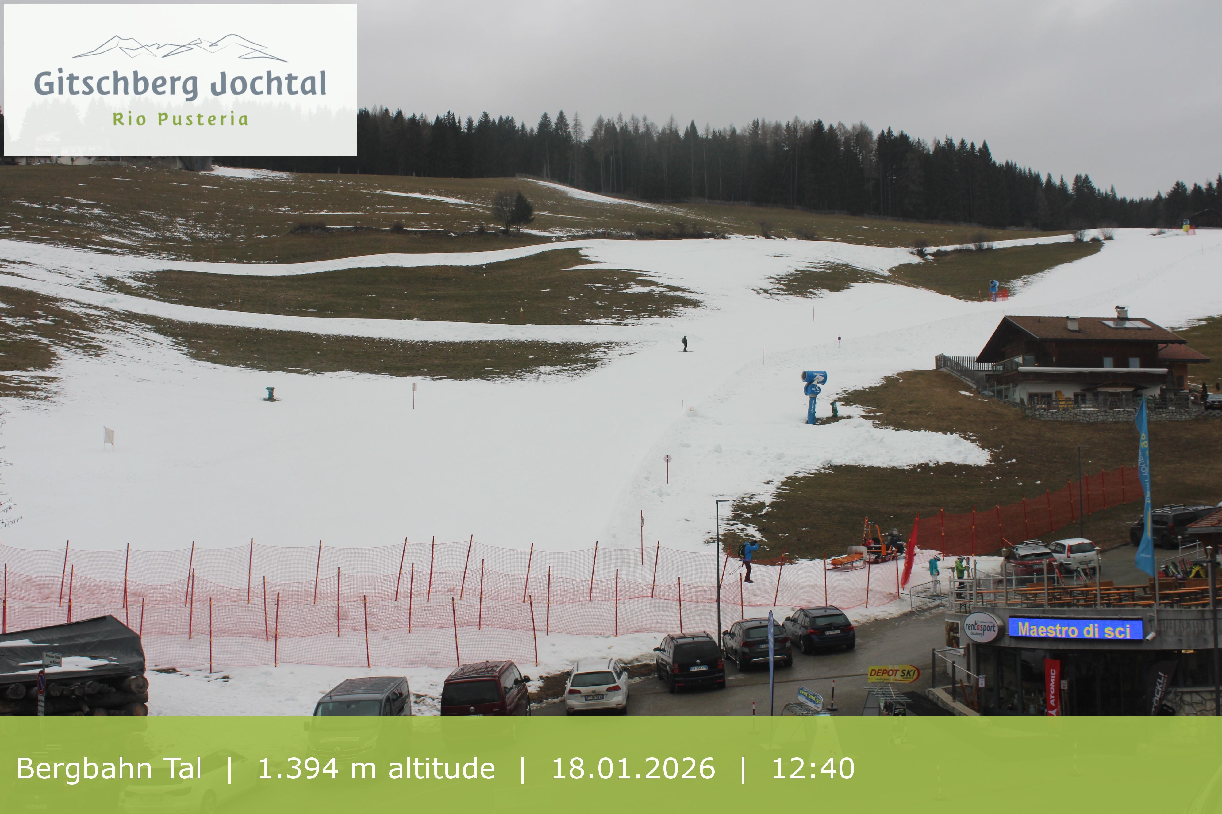 Archiv Foto Webcam Sicht auf die Talstation Meransen in Südtirol
